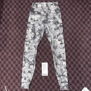 Lululemon High Rise Wunder Under 28”